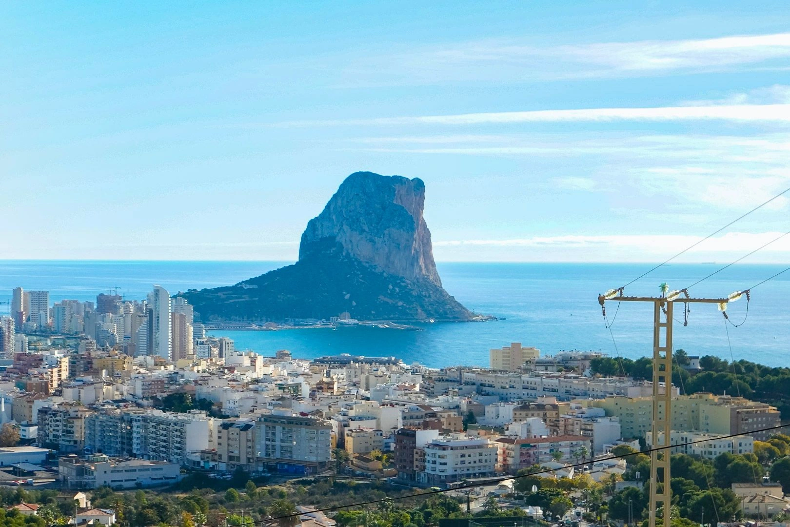 Villa con casa de invitados y vistas panoramicas al mar en venta en Calpe