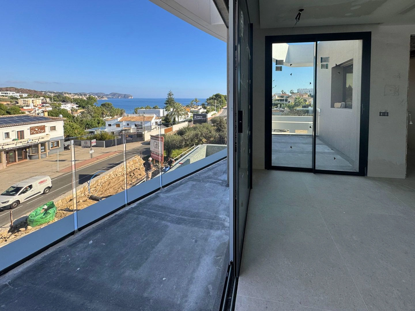 Villa di lusso di nuova costruzione con vista sul mare e a pochi passi dalla spiaggia in vendita a Benissa