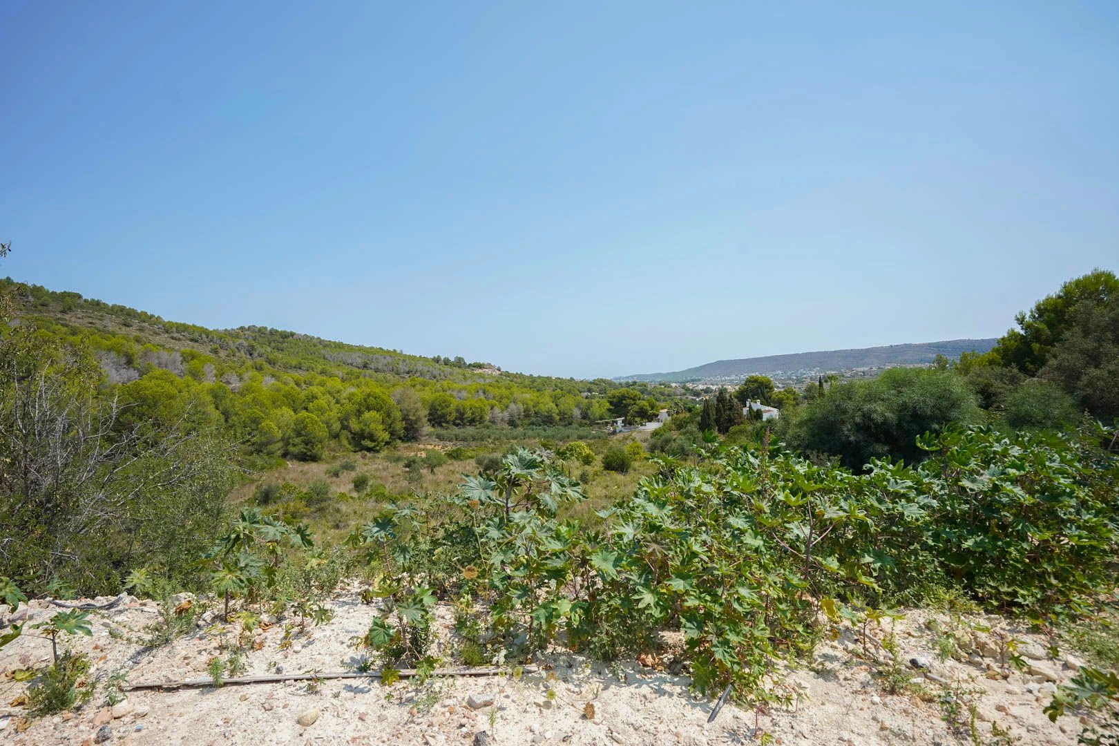 Terrain plat avec vues dégagées à vendre à Racó de Nadal, Benitachell.