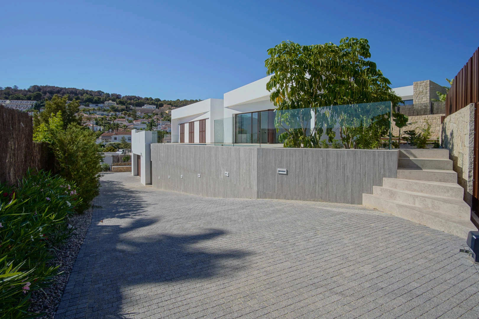 Exclusiva villa moderna cerca de la playa de La Fustera