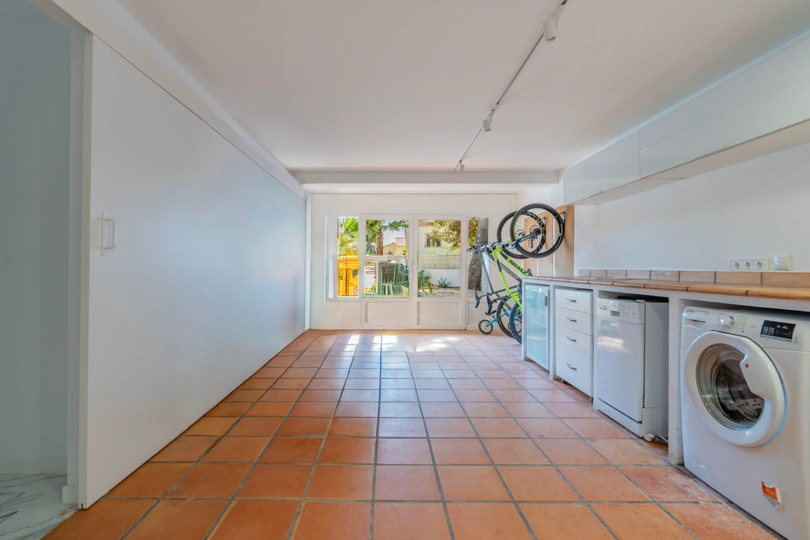 Villa reformada de 5 dormitorios en venta a 500m de la playa y centro de Calpe