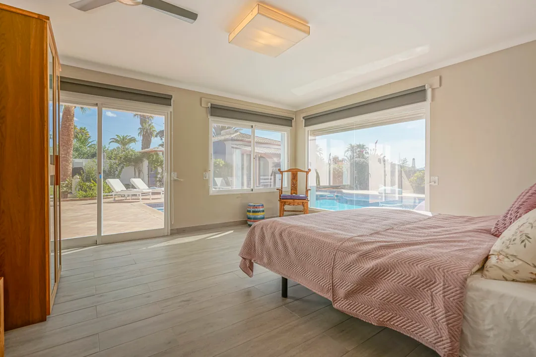 Preciosa villa de una sola planta en venta en el Montgo, Javea