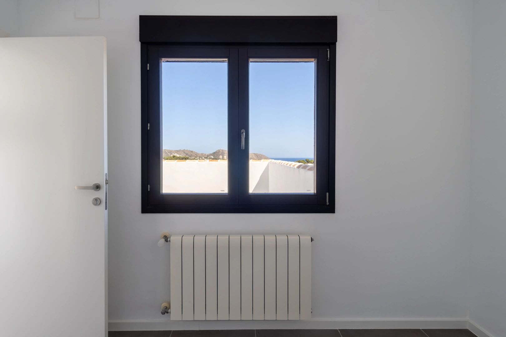 Villa tradicional mediterranea con vistas panoramicas al mar a la venta en Moraira.