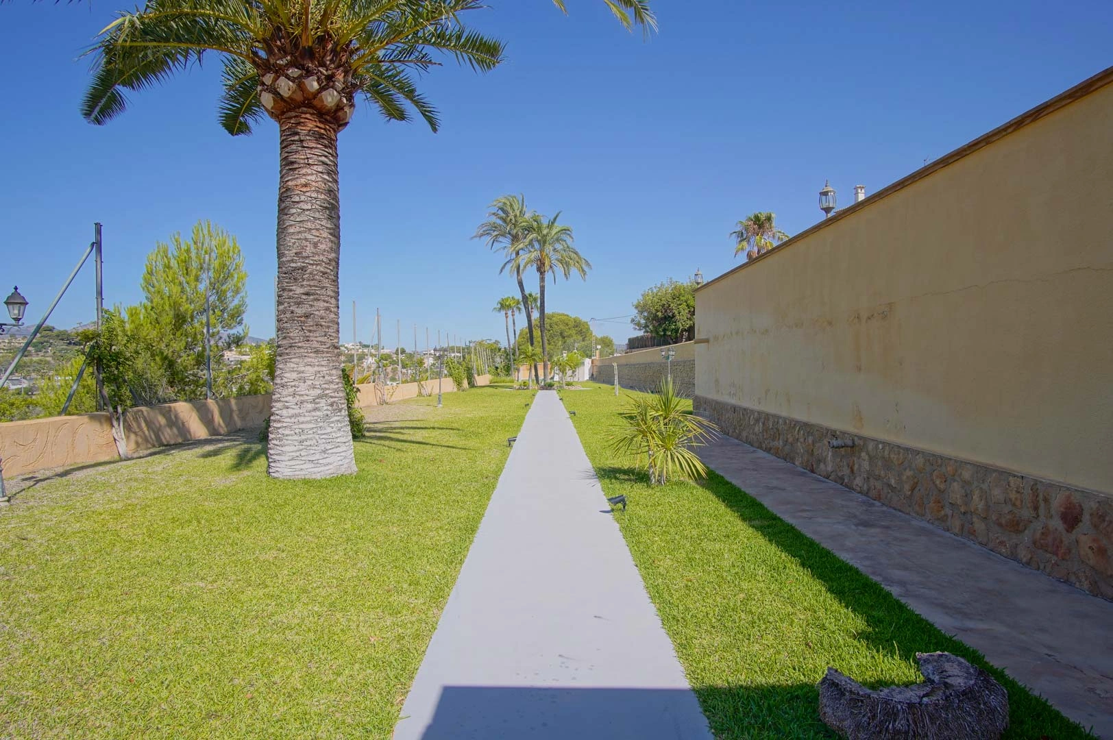 Villa con 3 casas de invitados en venta en Benissa