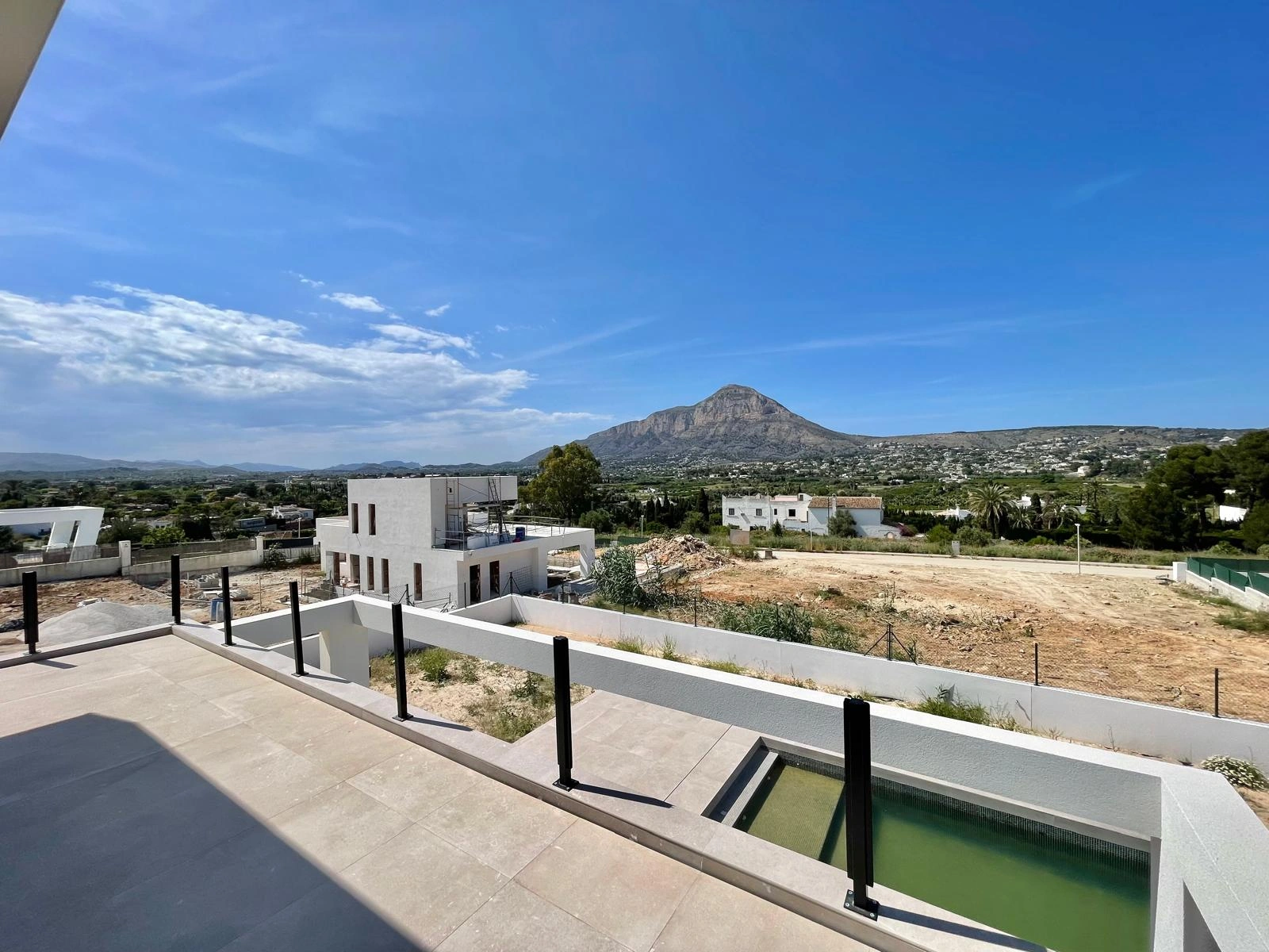 Villa de obra nueva con 3 dormitorios en venta en Javea