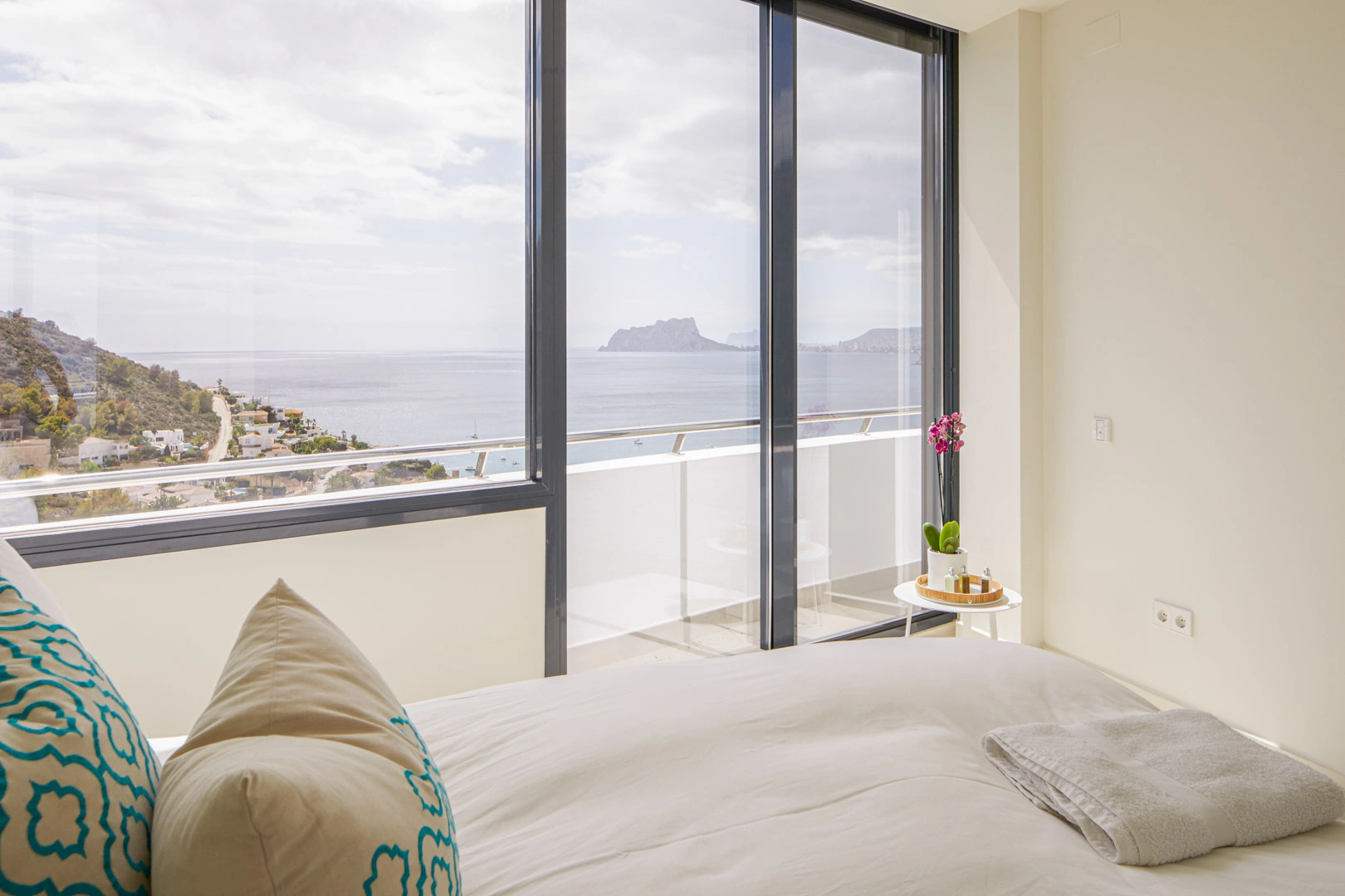 Designer-Villa mit Panoramablick auf das Meer zum Verkauf in El Portet, Moraira