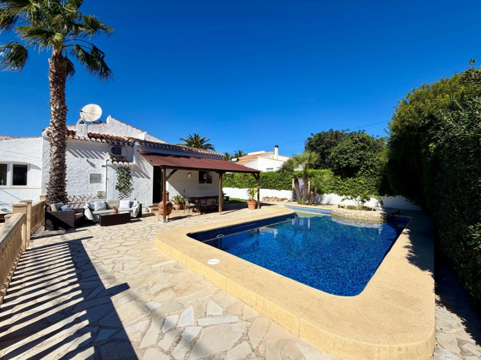 Charmante villa à vendre avec jardin et piscine privée à Cap Martí, Jávea – Costa Blanca