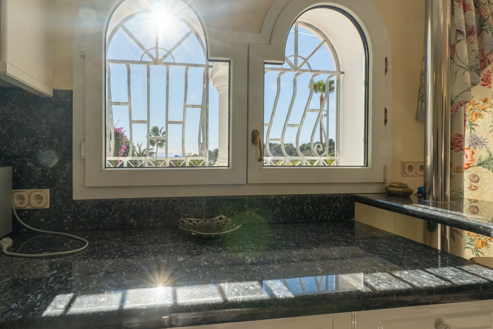 Mediterrane Villa mit Panoramablick auf das Meer zum Verkauf in Benissa.