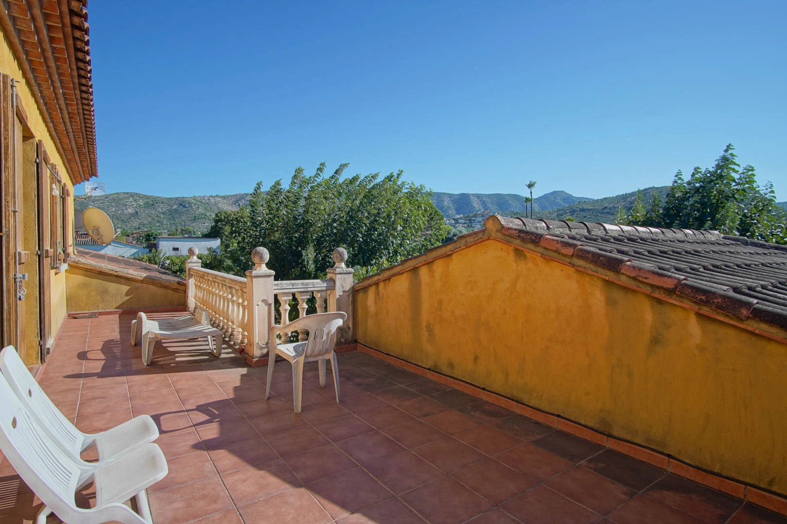 Villa mit Pool und Blick auf das Tal zu verkaufen in Pedreguer.