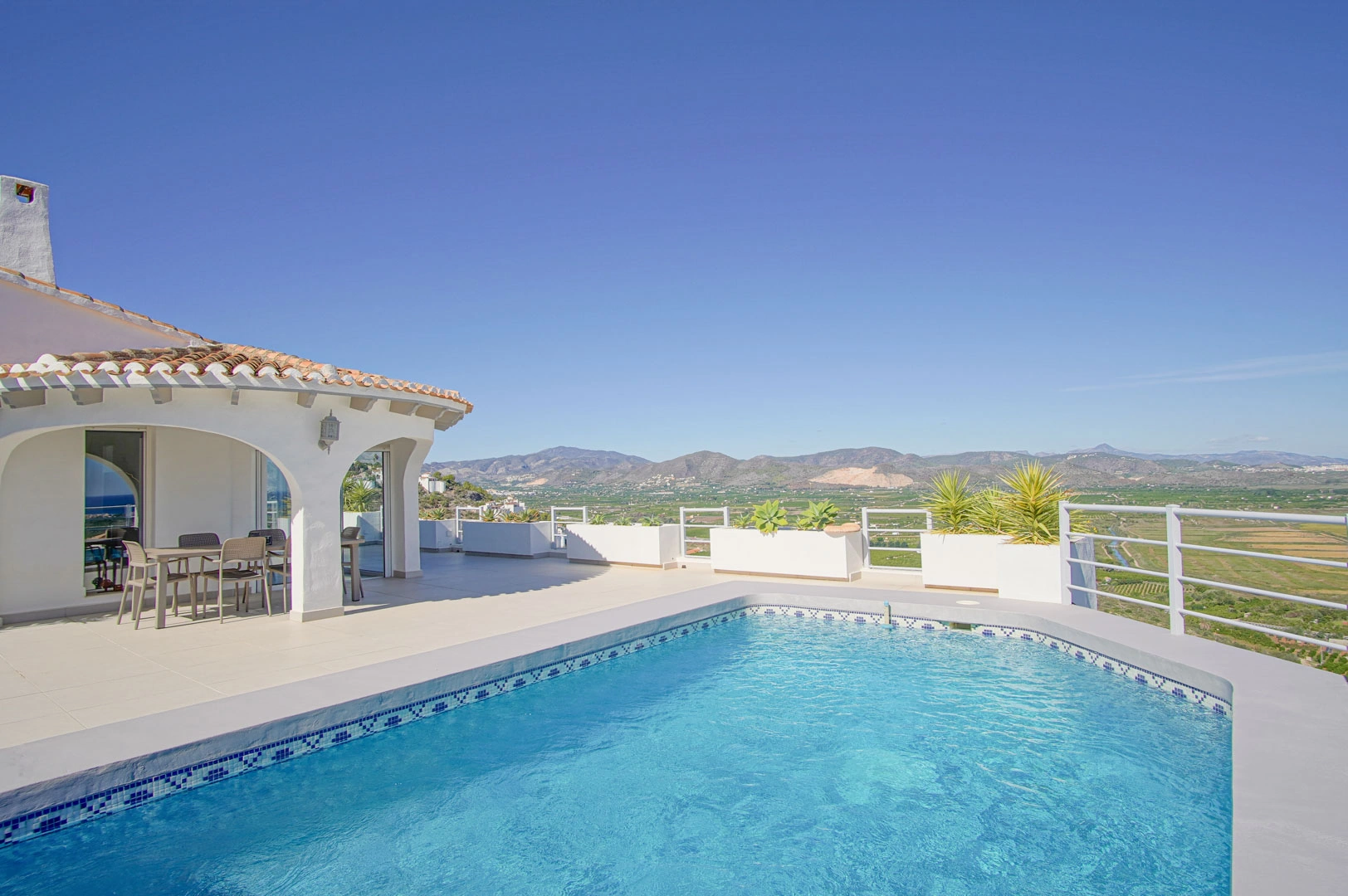 Villa con vistas al mar a la venta en Monte Pego