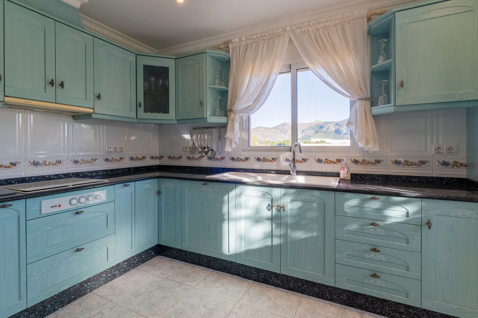 Villa de estilo mediterraneo a la venta en Jalon