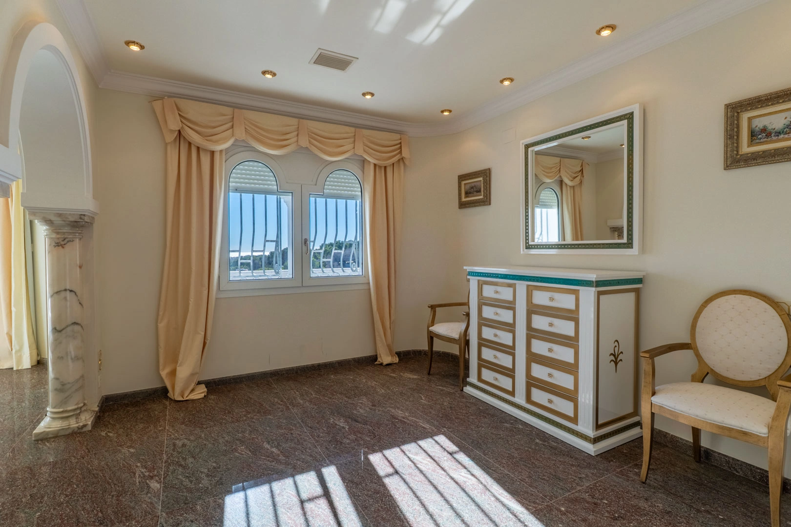 Mediterrane Villa mit Panoramablick auf das Meer zum Verkauf in Benissa.
