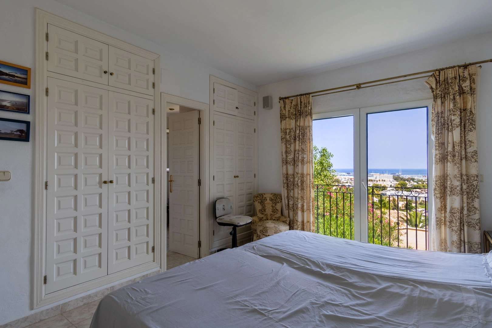 Villa con vistas panoramicas al mar a la venta en Denia.
