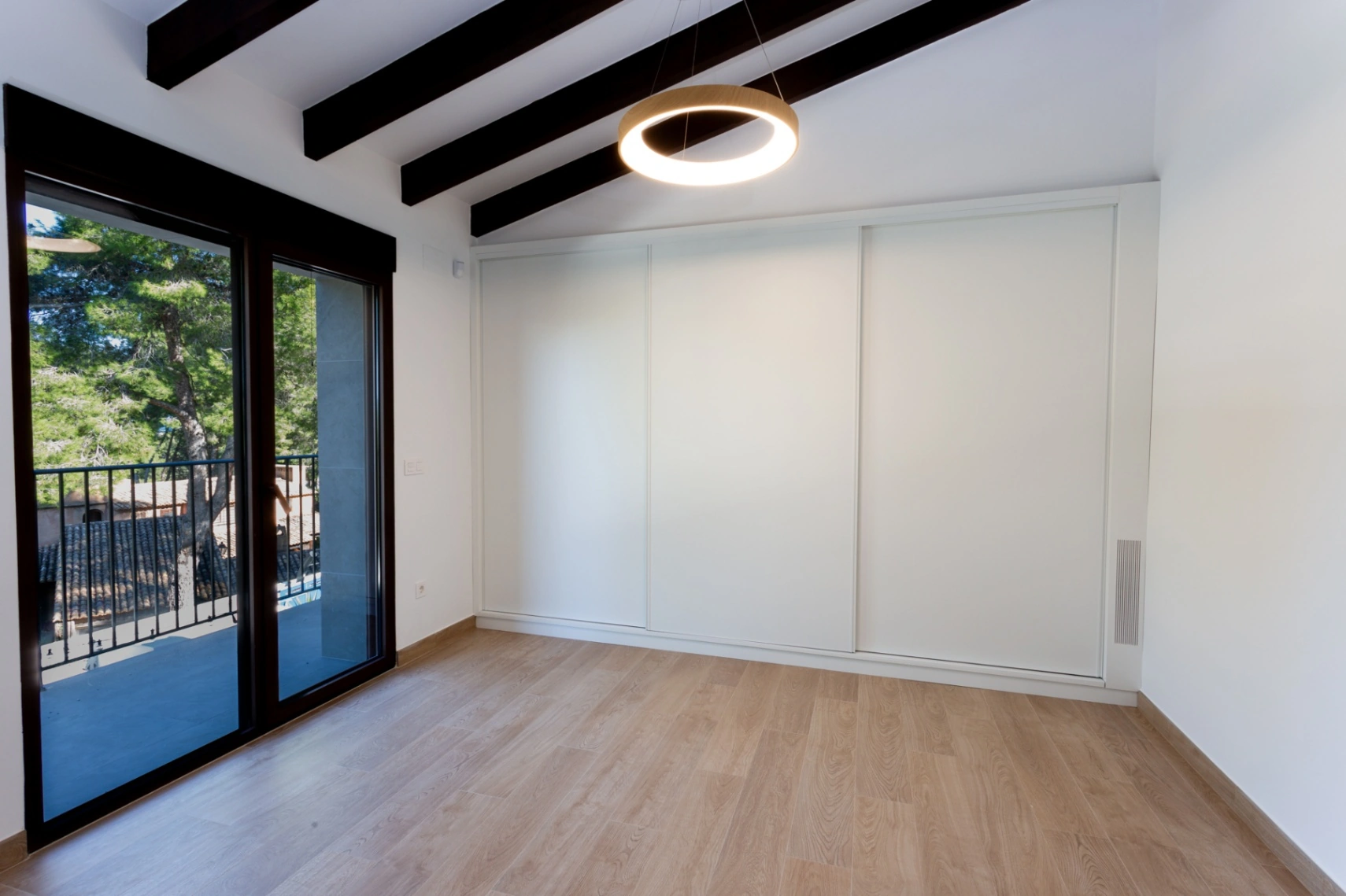 Villa exclusive rénovée à vendre à Jávea – Élégance, confort et durabilité dans un environnement privilégié