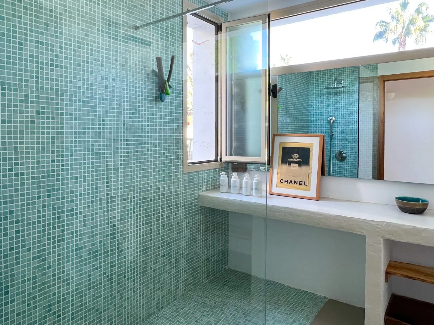 Charmante villa au pied du Montgó avec piscine et maison d'invités.