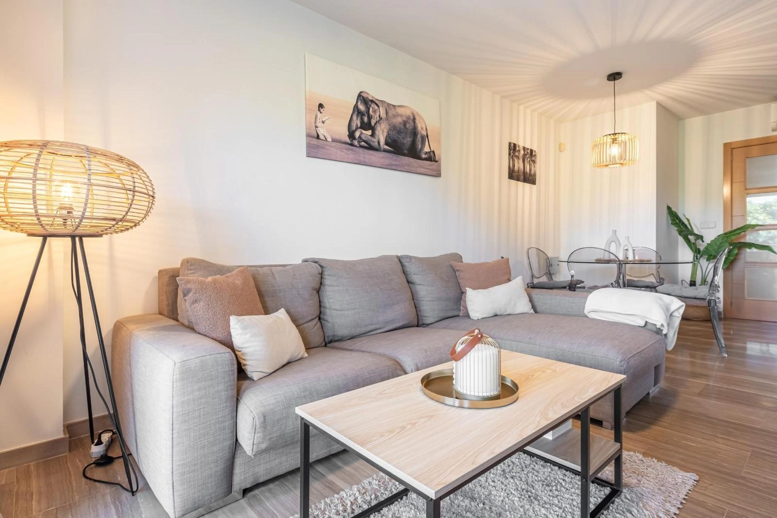 2-bedroom apartment for sale in Javea in urbanization with pool and garden