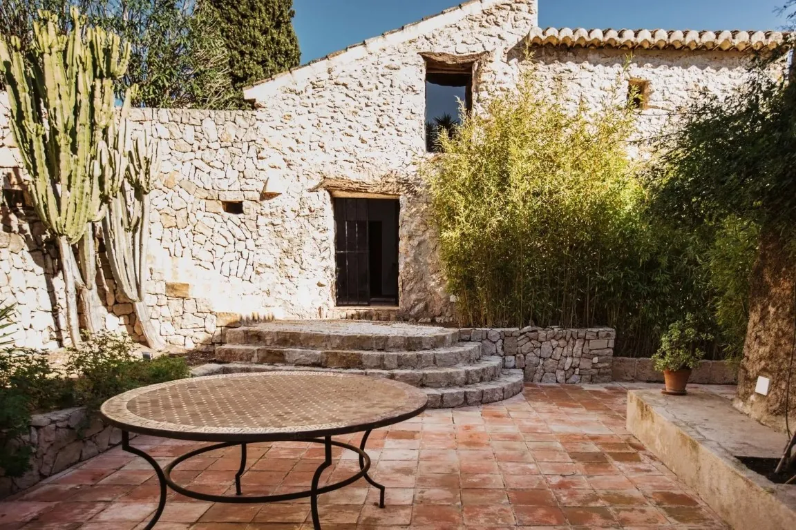 Einzigartige Finca zum Verkauf in Benissa mit herrlichem Blick über die Landschaft und das Meer