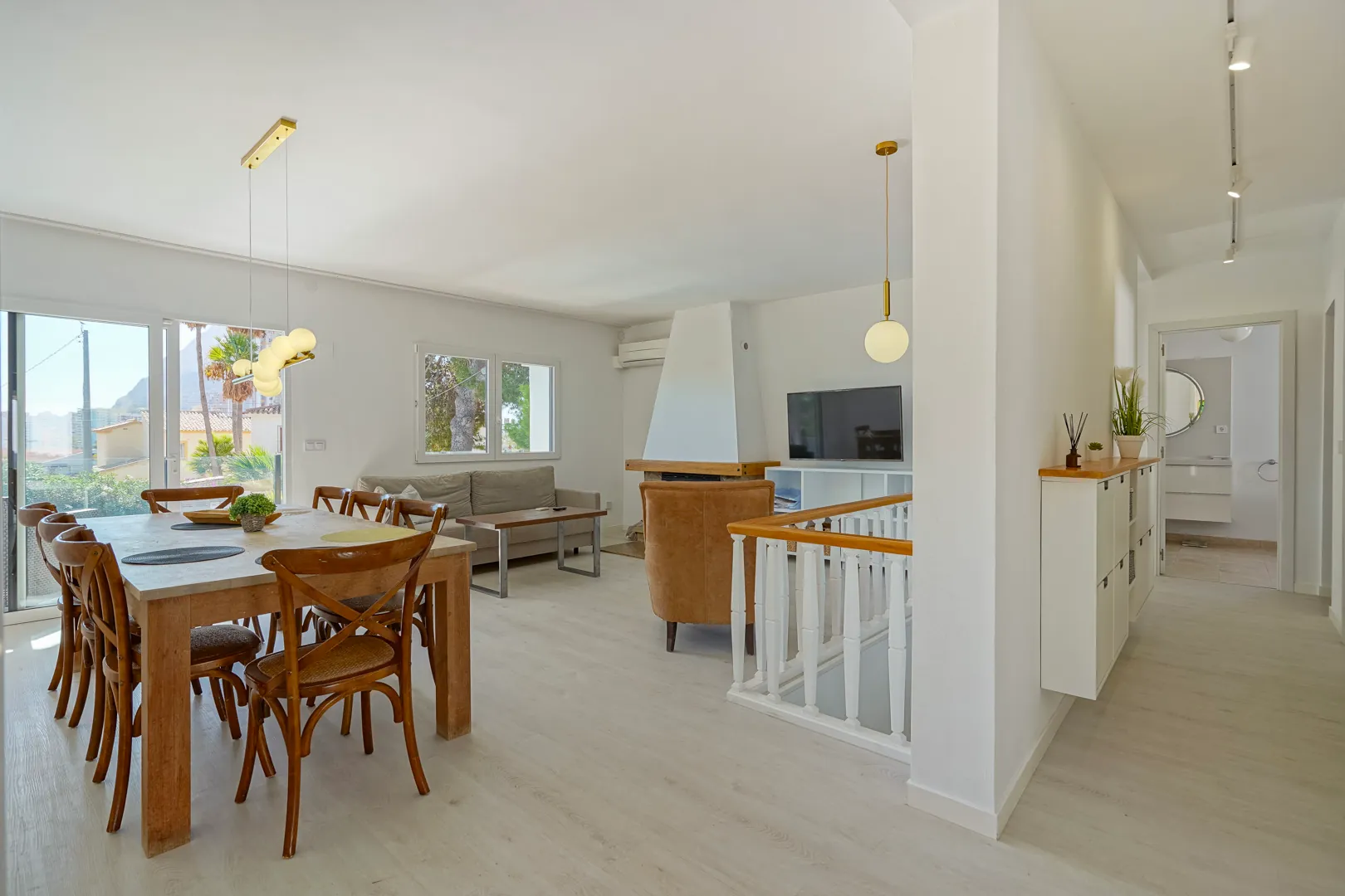 Villa reformada de 5 dormitorios en venta a 500m de la playa y centro de Calpe - 5