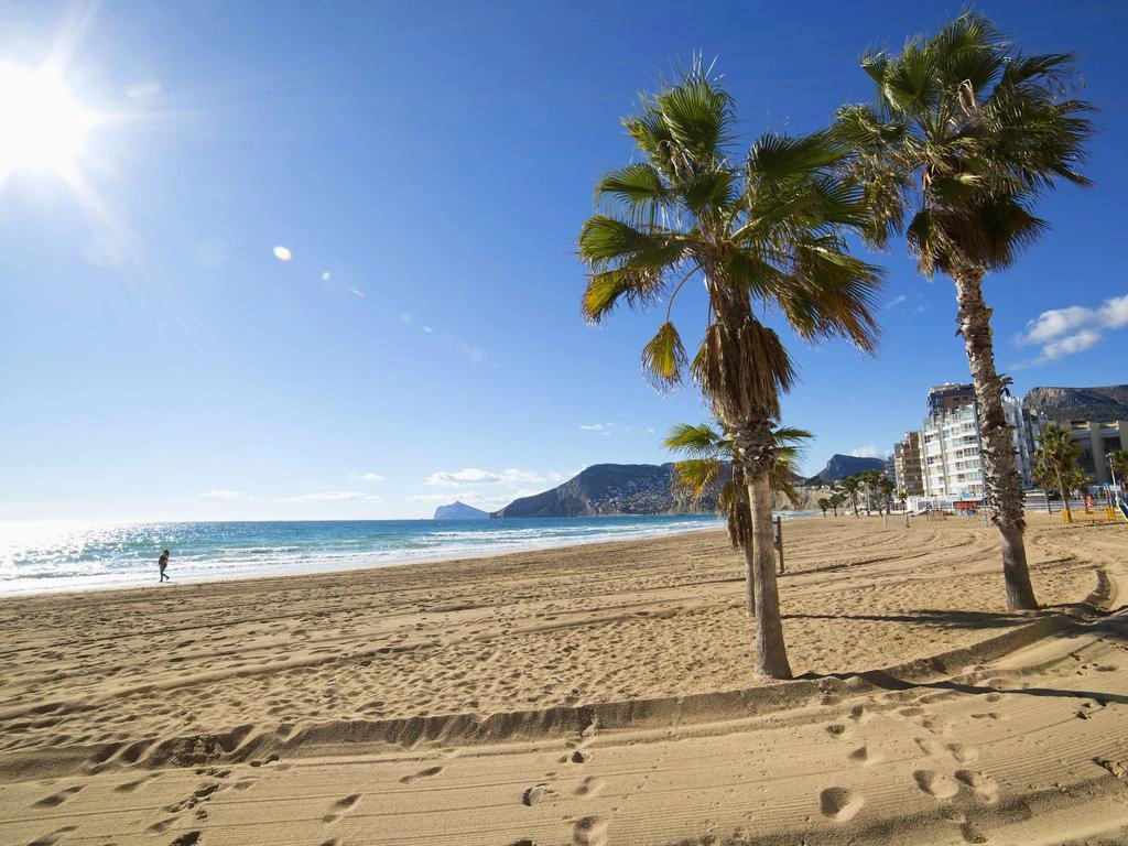 Bungalow en venta en Calpe en zona residencial con vistas al mar y Peñon de Ifach