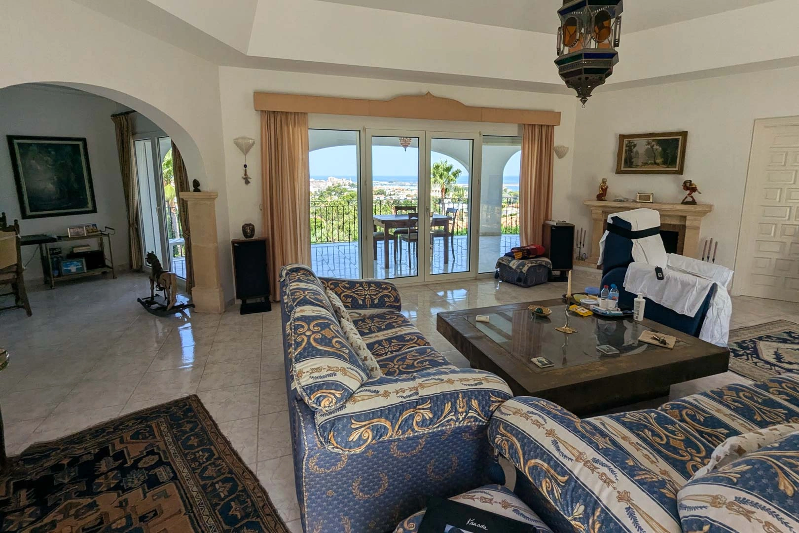 Villa con vistas panoramicas al mar a la venta en Denia.
