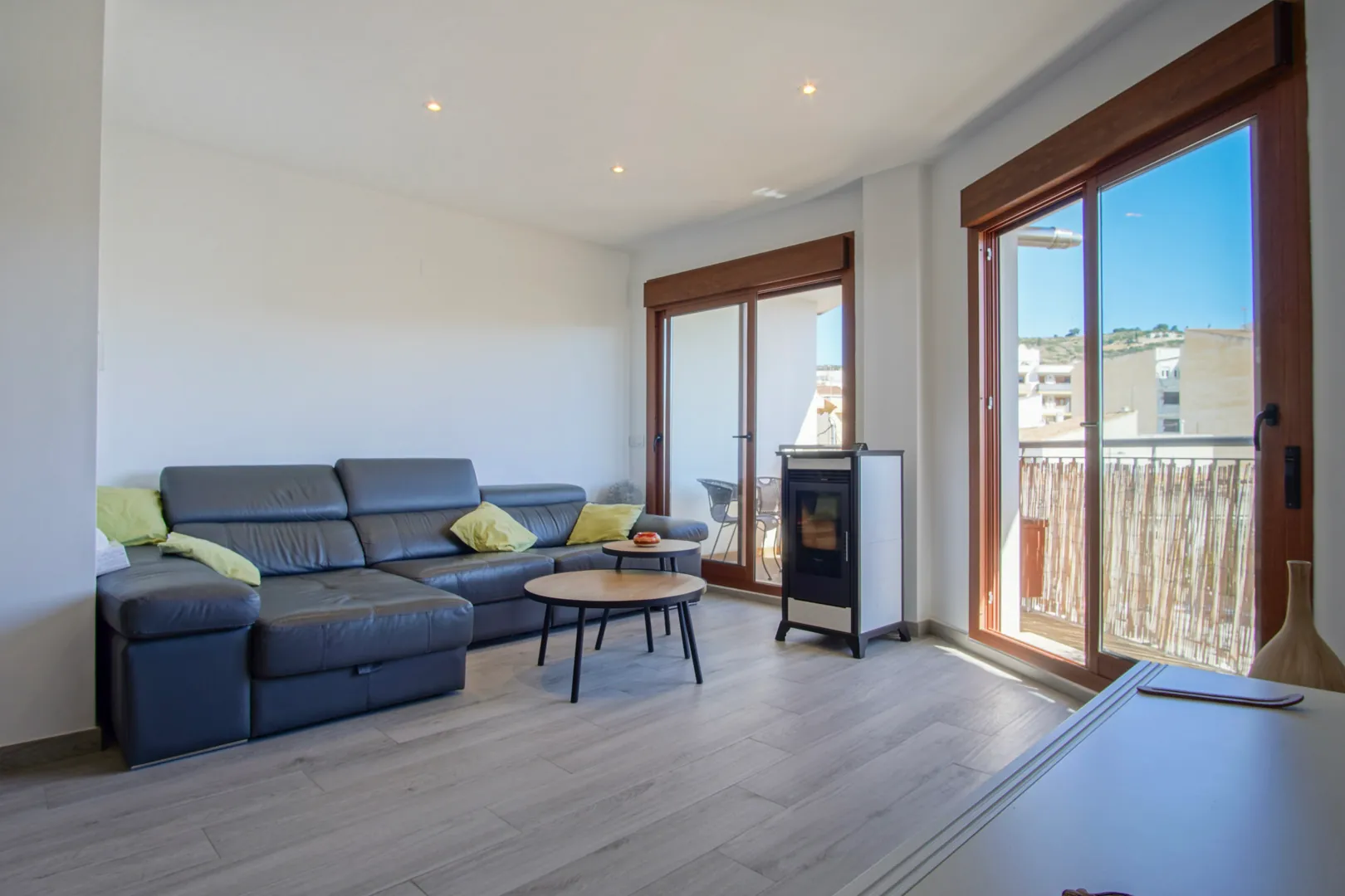 Penthouse rénové avec vue sur la mer à vendre au centre de Jávea