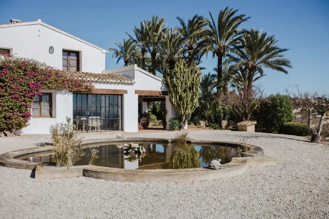 Einzigartige Finca zum Verkauf in Benissa mit herrlichem Blick über die Landschaft und das Meer