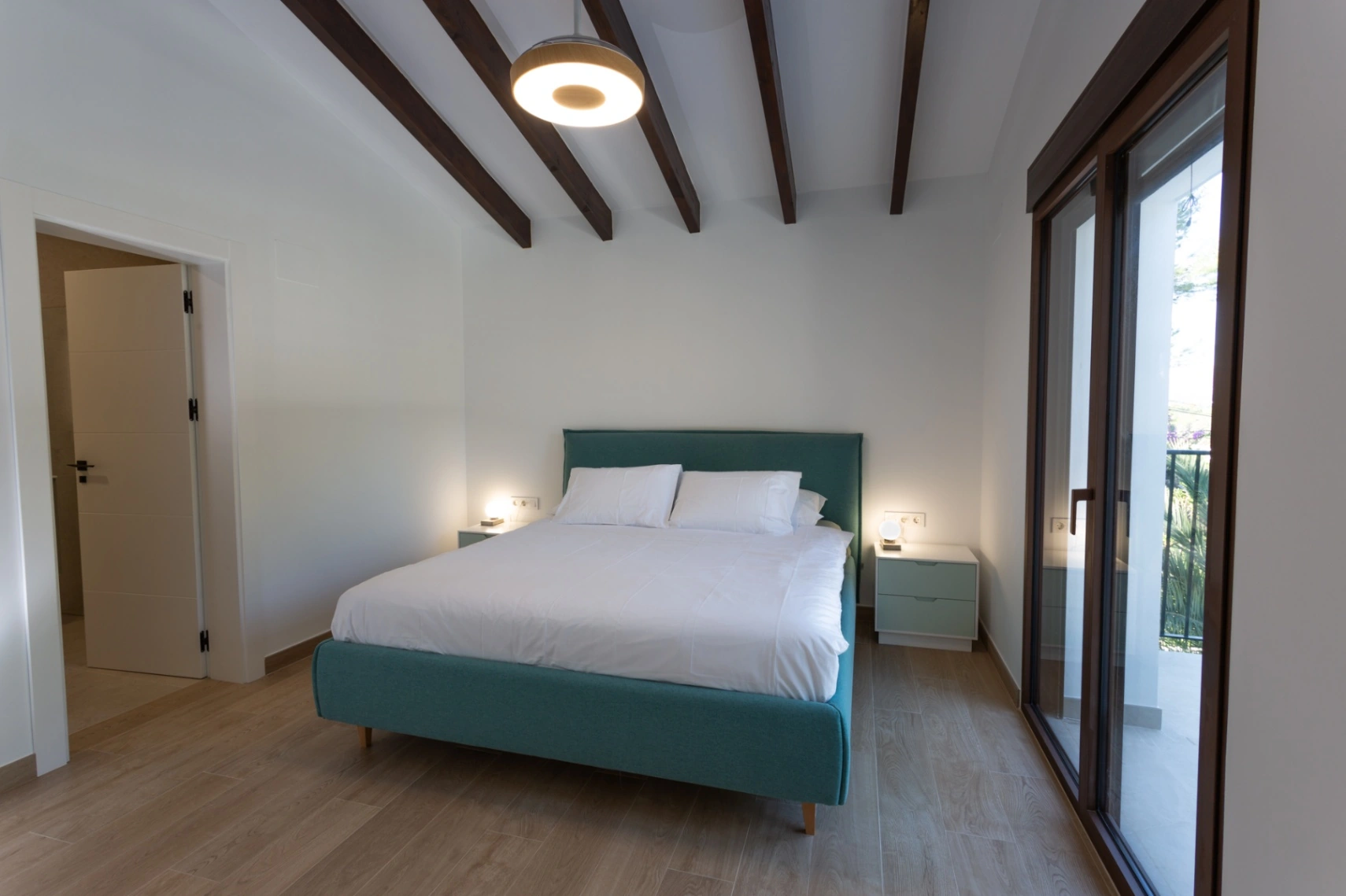 Villa exclusive rénovée à vendre à Jávea – Élégance, confort et durabilité dans un environnement privilégié