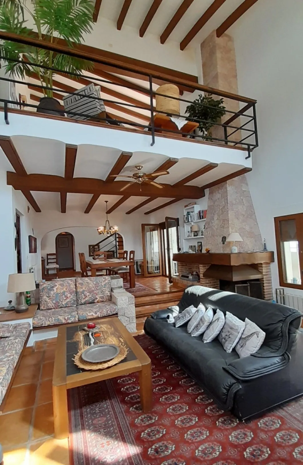 Villa de 4 dormitorios en venta en Montepego con vistas al mar
