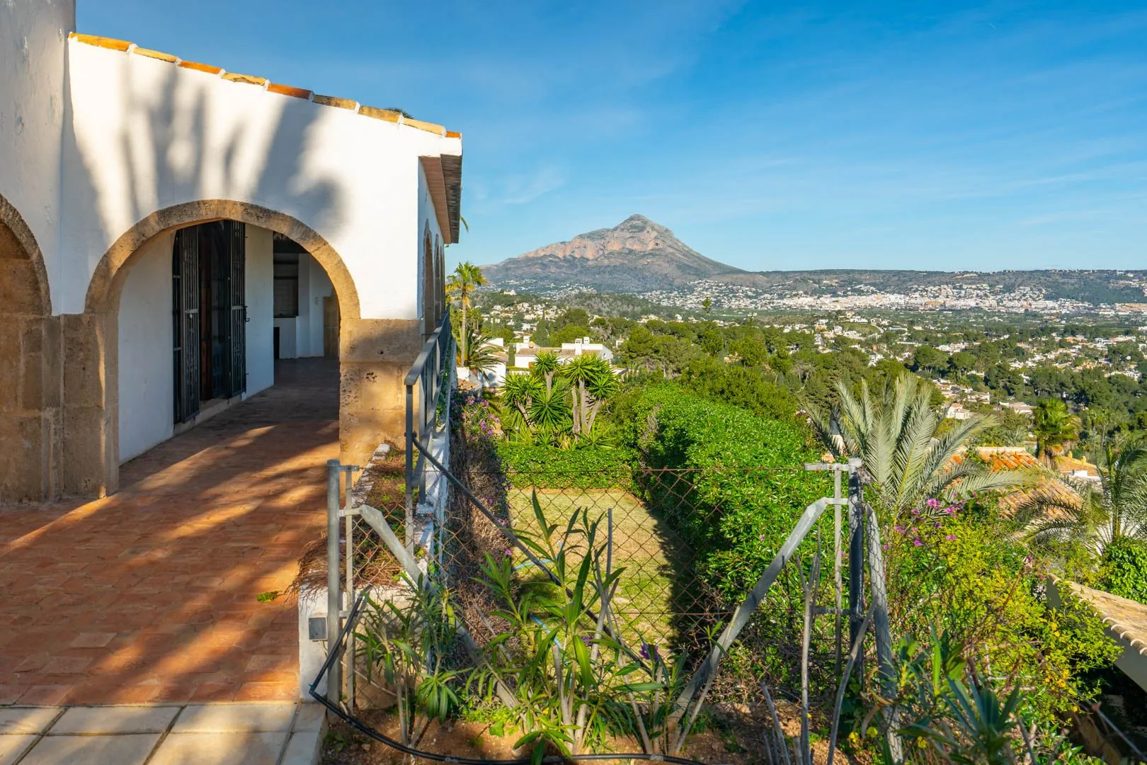 Mediterraanse villa met panoramisch uitzicht op zee te koop in Jávea