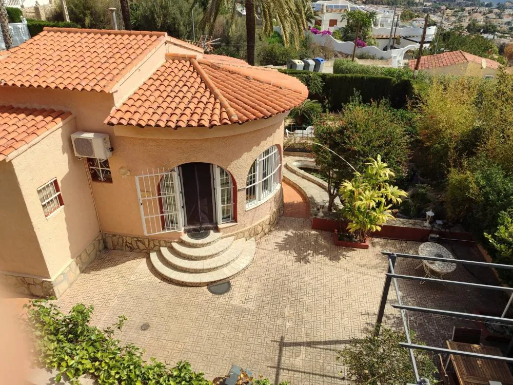 Charmante Villa auf einer Ebene in Calpe