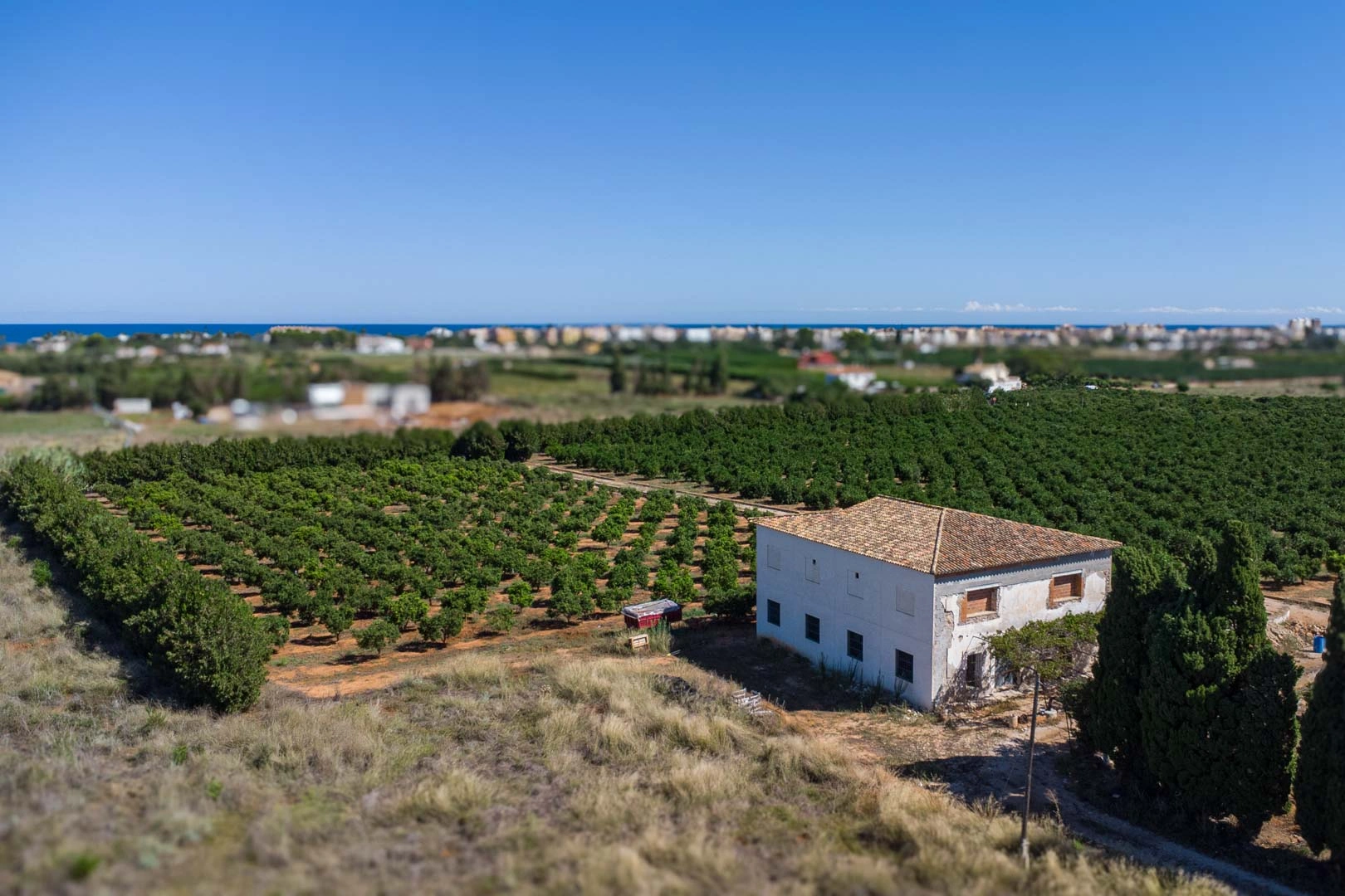 Casa de campo para reformar con gran parcela a la venta en Denia