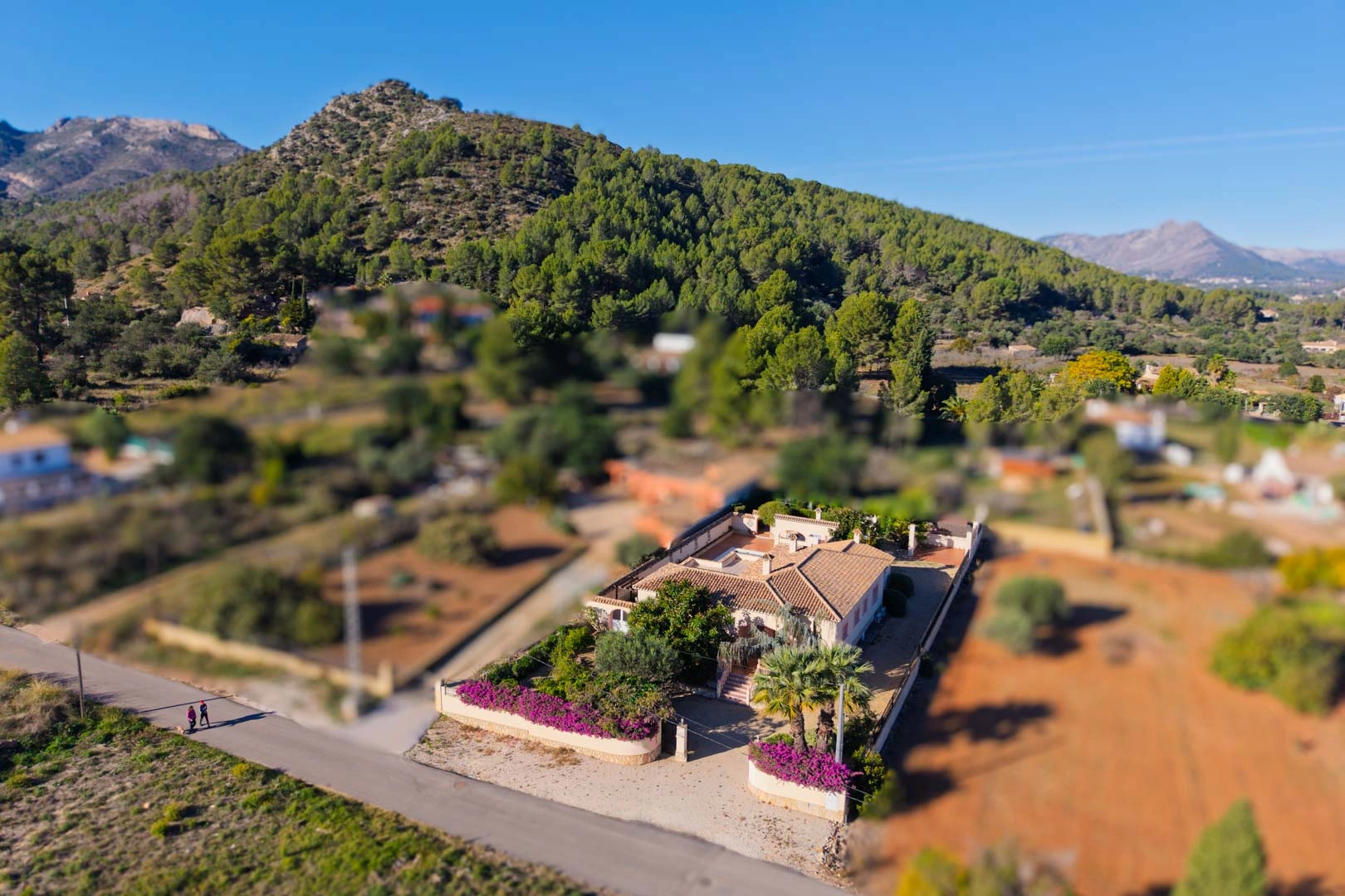 Villa de estilo mediterráneo a la venta en Jalón