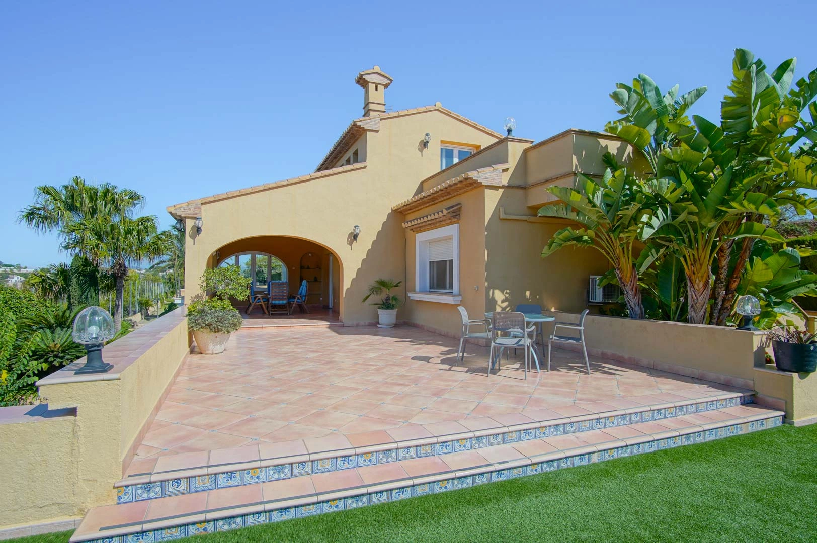 Villa con 3 casas de invitados en venta en Benissa