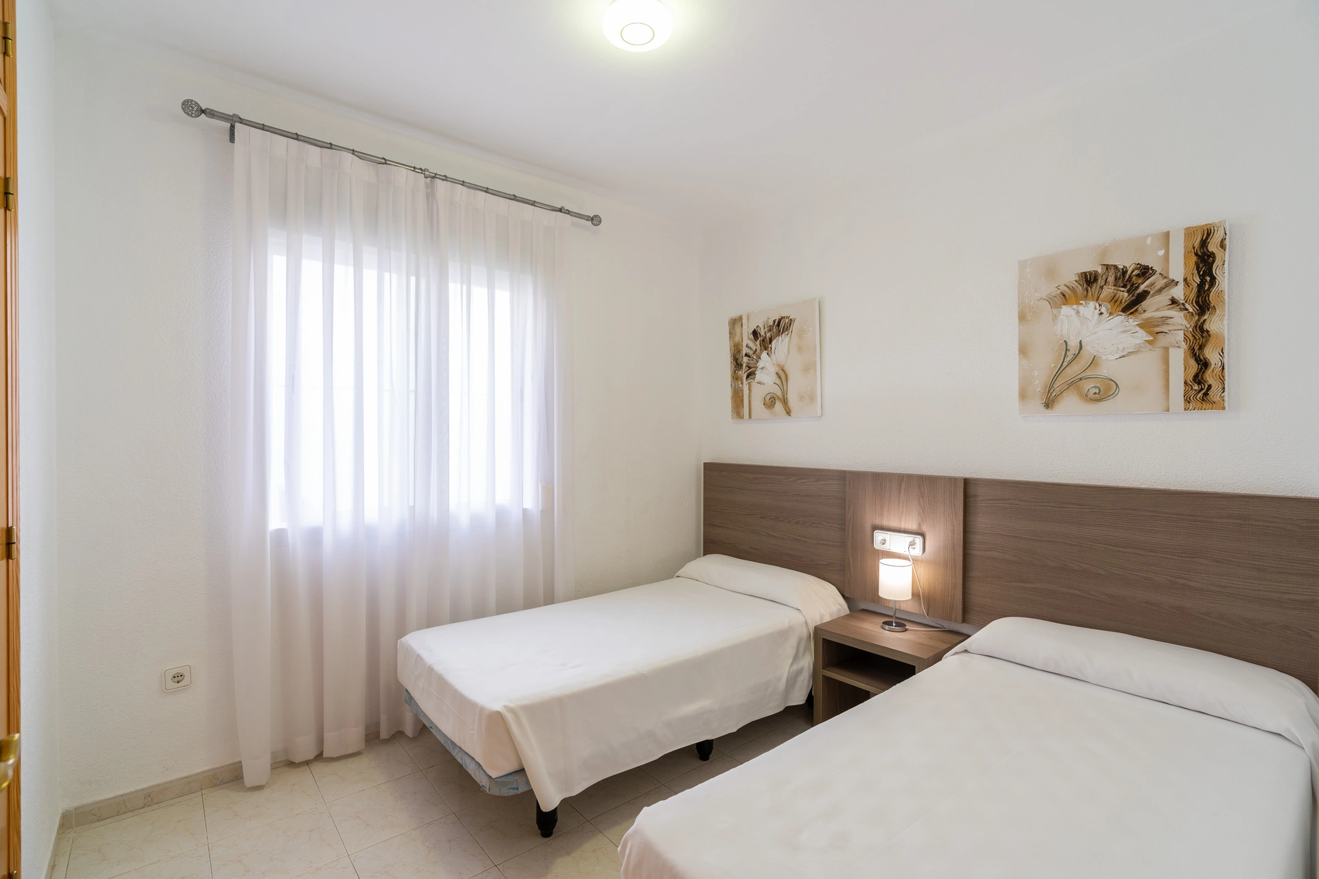 Bungalow en venta en Calpe en zona residencial con vistas al mar y Peñon de Ifach