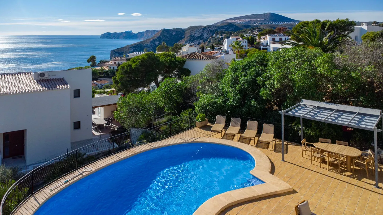 Traditionele villa met schitterend uitzicht op zee te koop in Ambolo, Jávea
