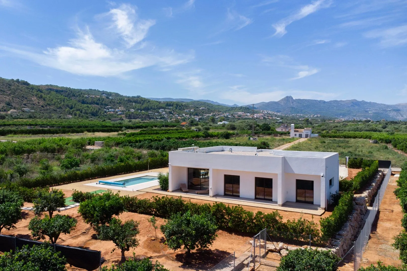 Villa moderna en gran parcela en venta en Beniarbeig