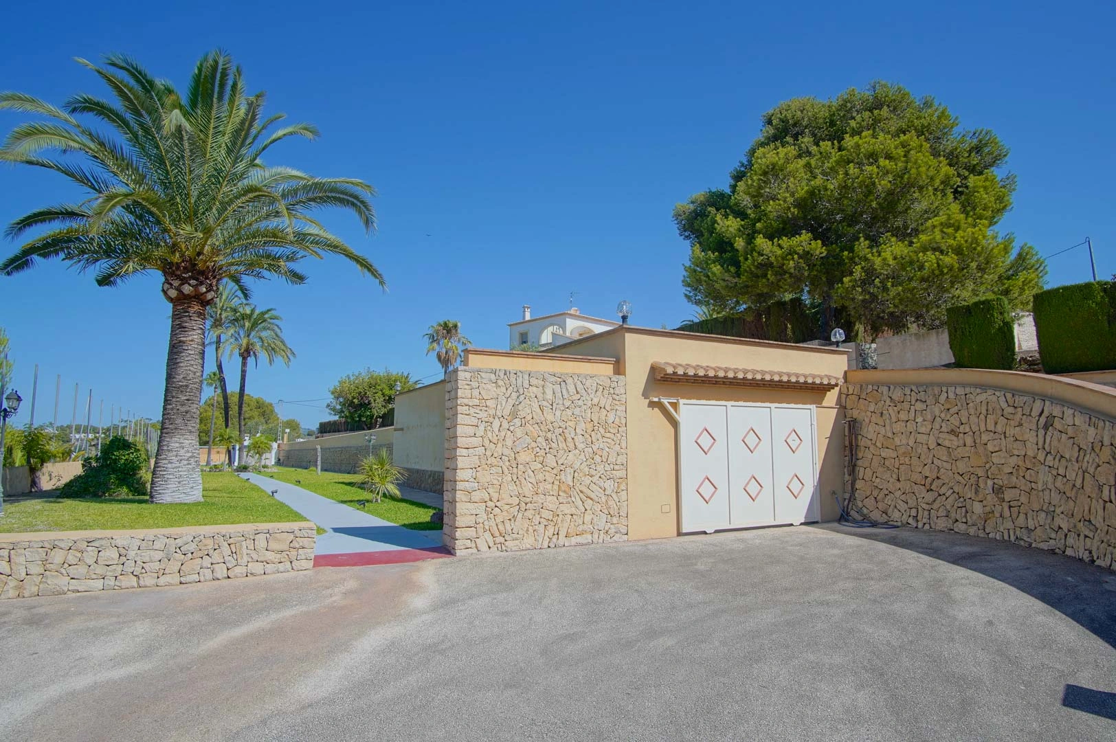 Villa con 3 casas de invitados en venta en Benissa