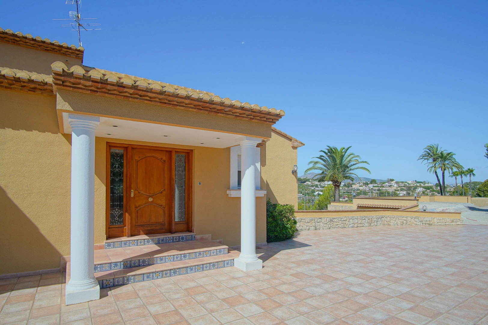 Villa con 3 casas de invitados en venta en Benissa