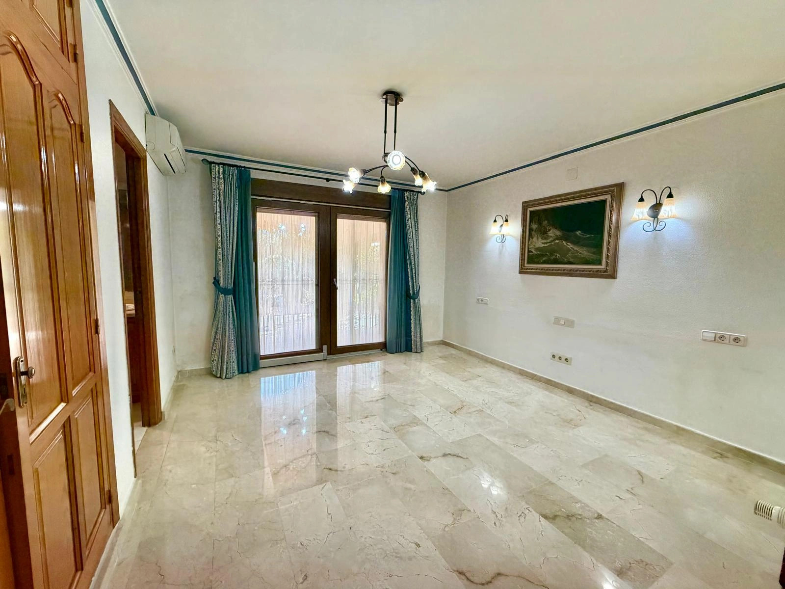 Villa de Ensueño en venta, en Plena Naturaleza con Apartamento de Invitados
