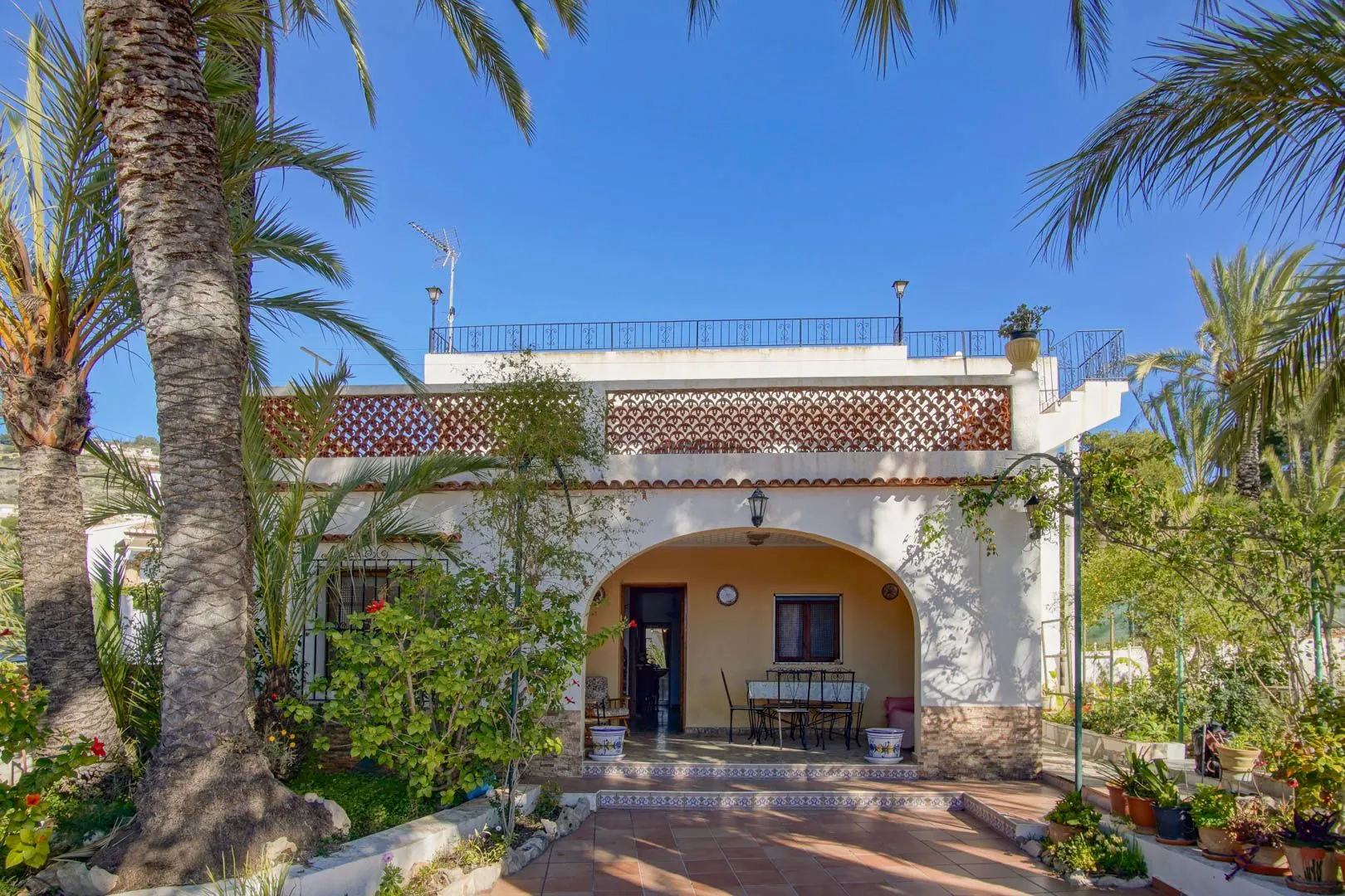 Villa avec vue sur la mer à quelques minutes du port de Javea.