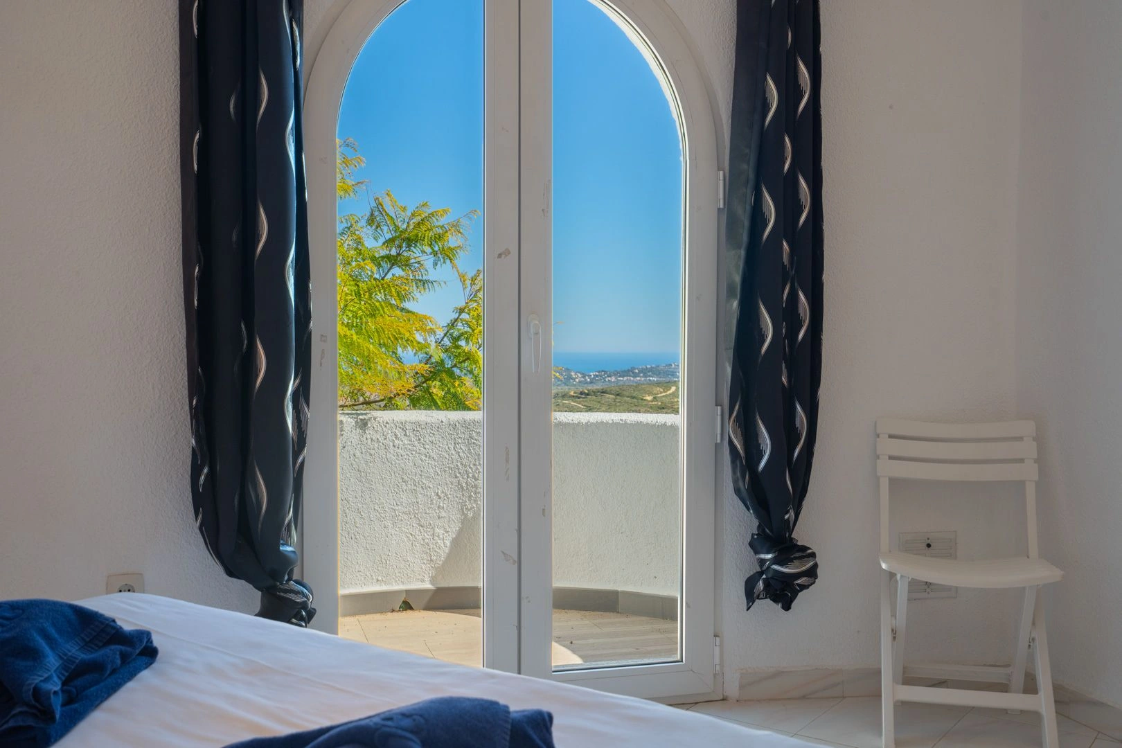 Villa tradizionale esclusiva con spettacolari viste sul mare a Cumbre del Sol