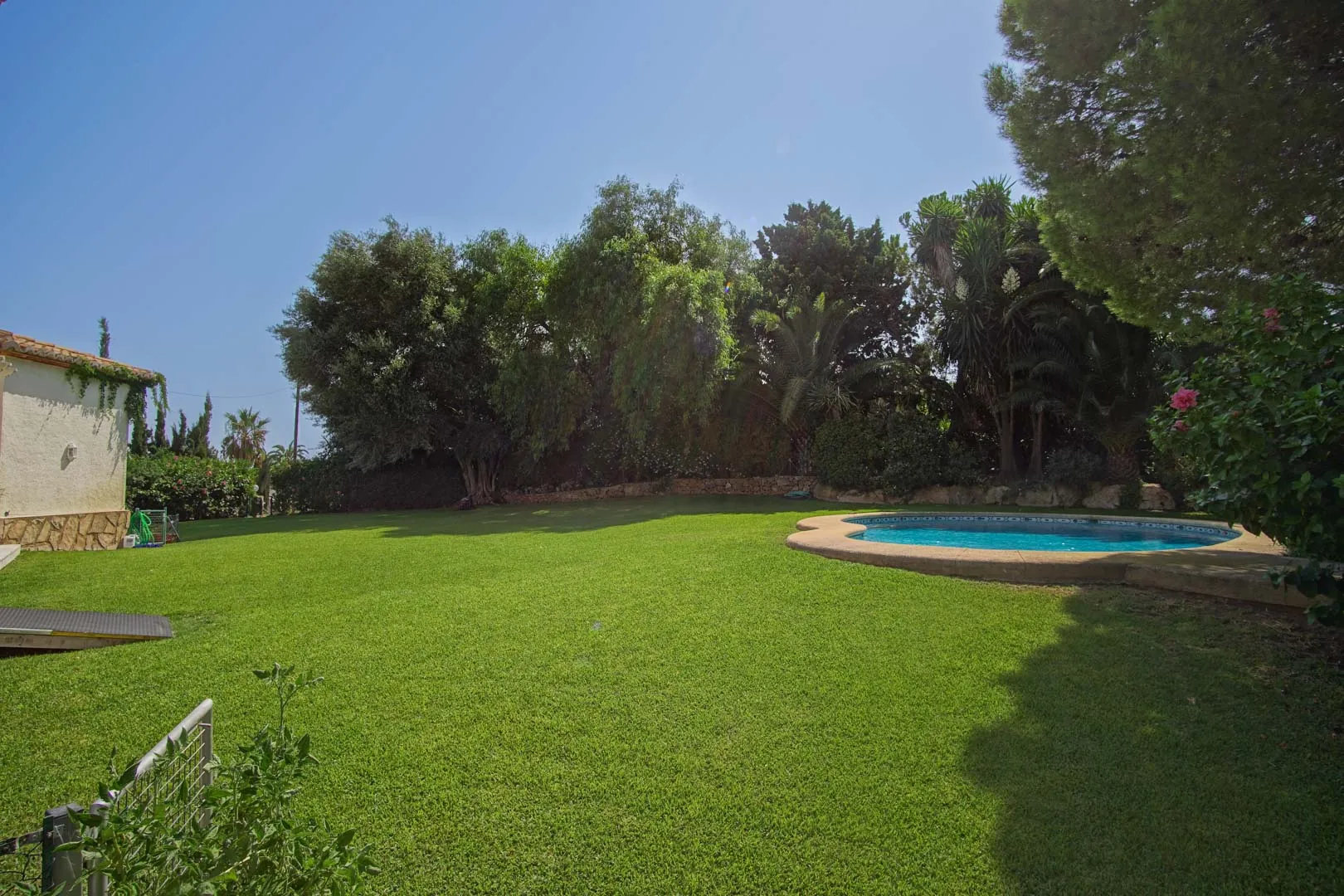 Villa con vistas panoramicas al mar a la venta en Denia.