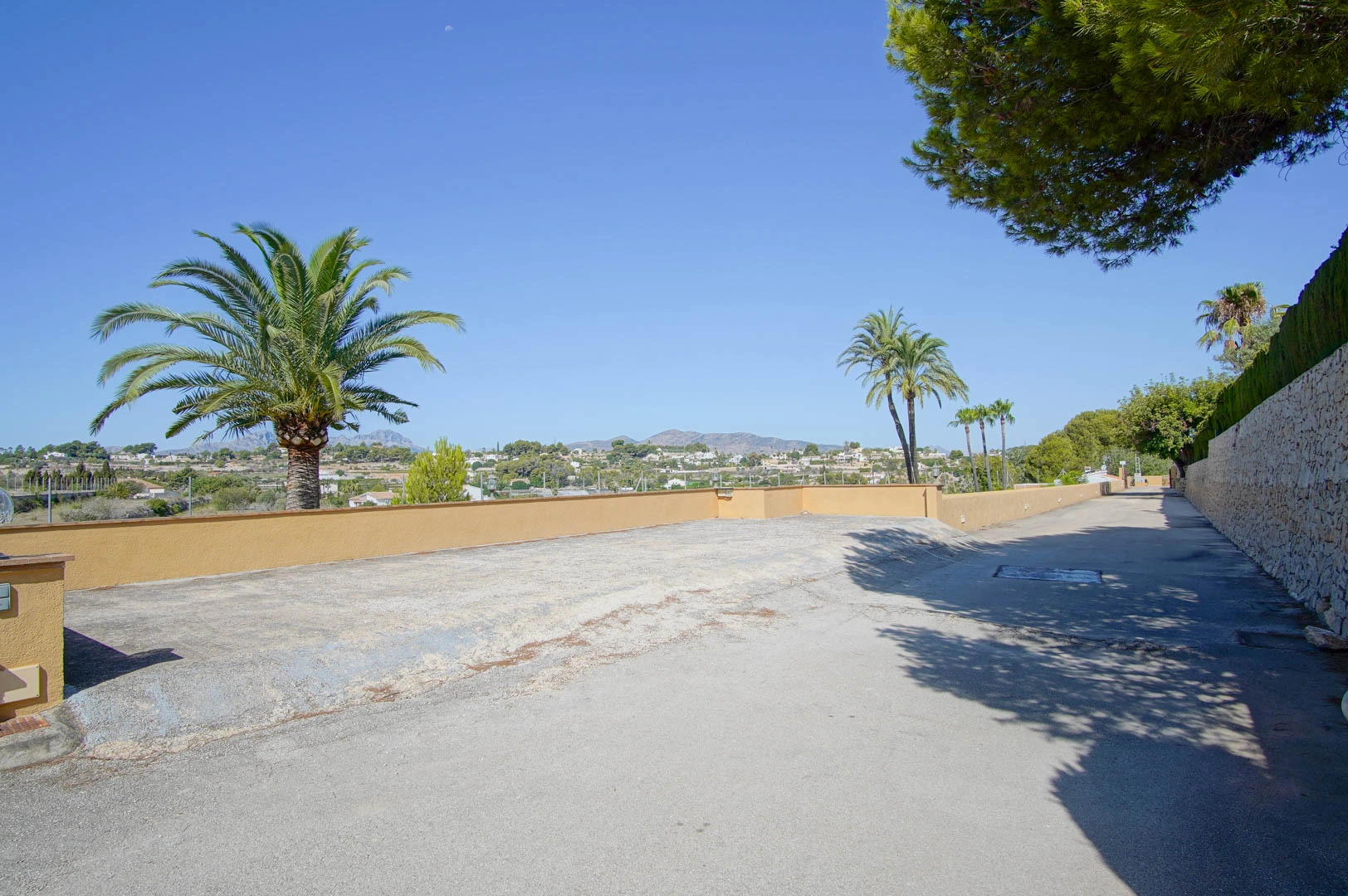 Villa con 3 casas de invitados en venta en Benissa