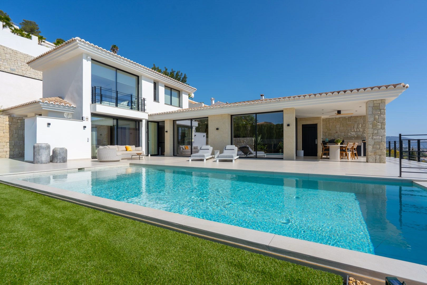 Impresionante villa mediterránea de lujo con vistas al mar en venta en Benissa