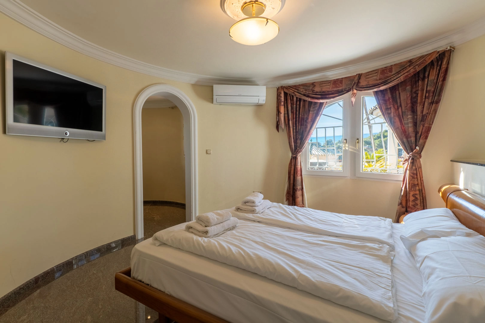 Mediterrane Villa mit Panoramablick auf das Meer zum Verkauf in Benissa.