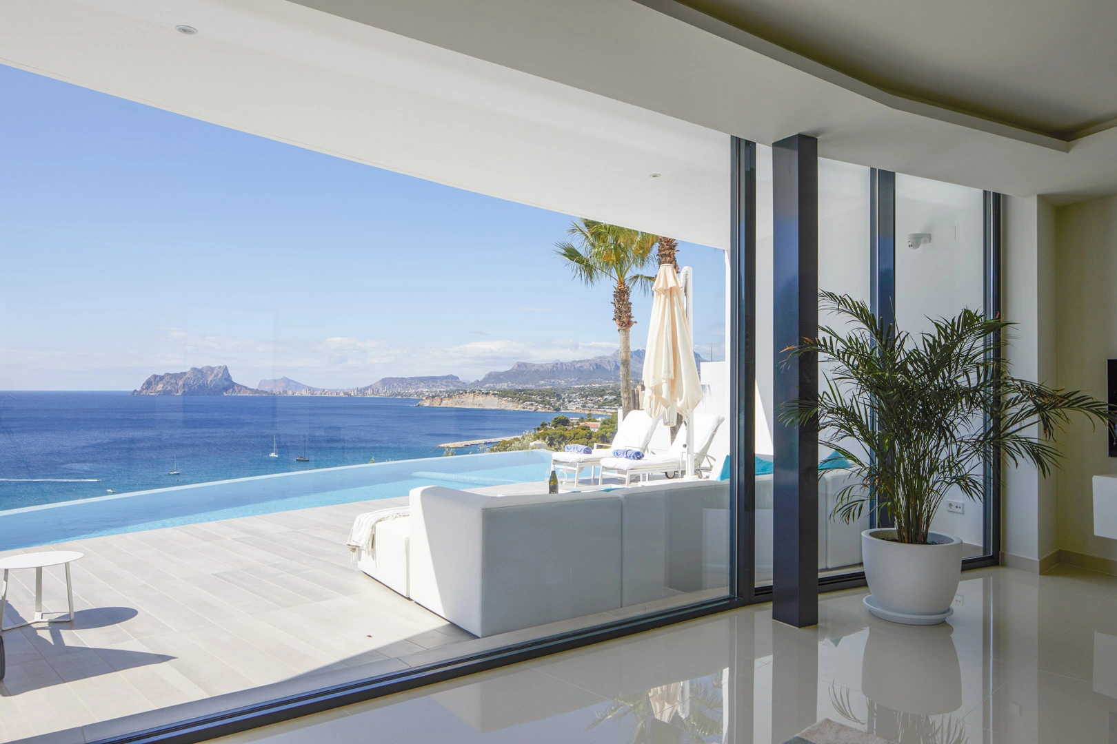 Designer-Villa mit Panoramablick auf das Meer zum Verkauf in El Portet, Moraira