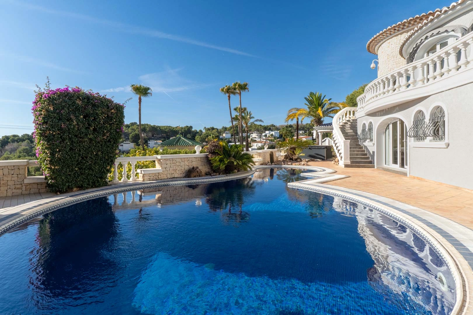 Mediterrane Villa mit Panoramablick auf das Meer zum Verkauf in Benissa.