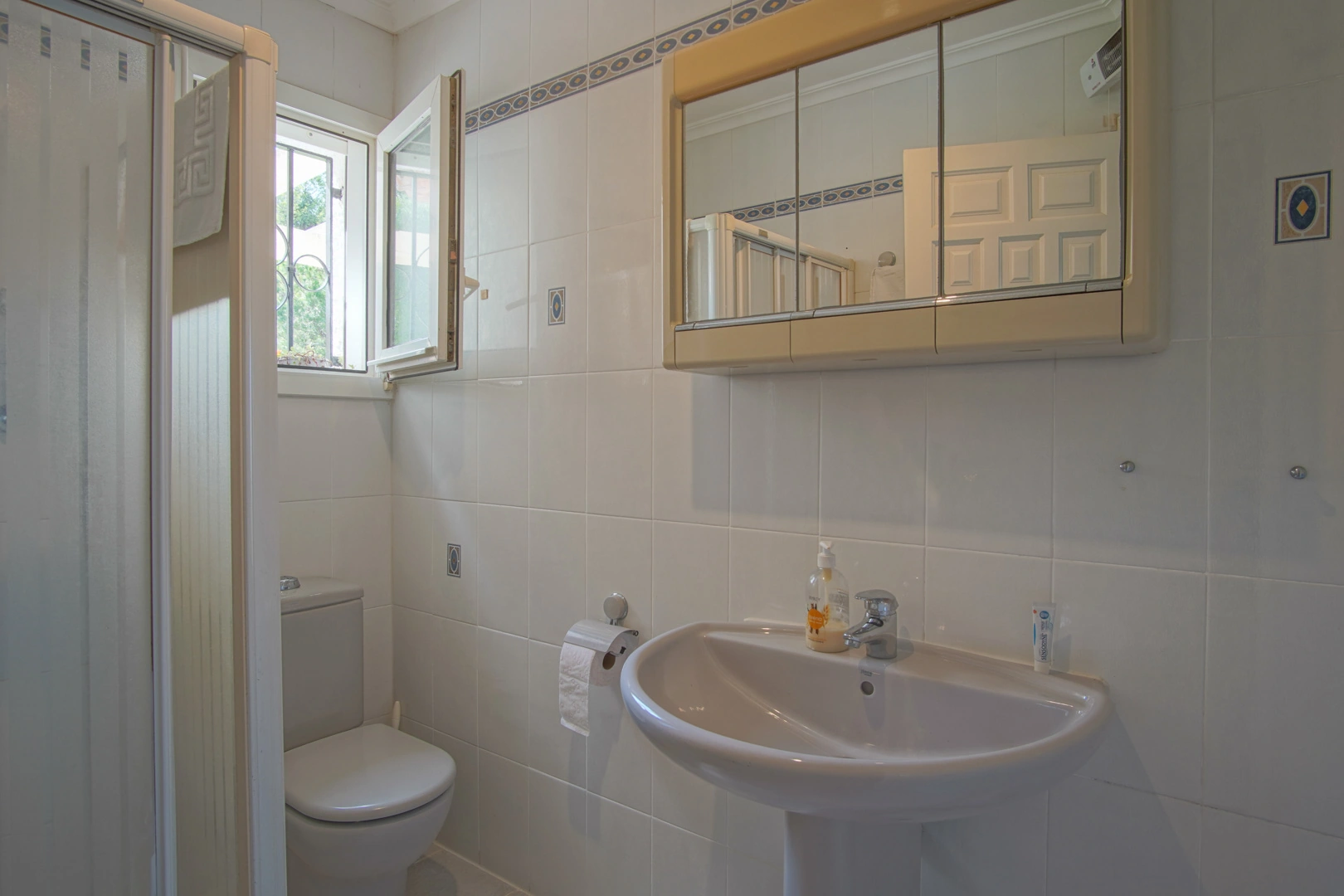Villa con vistas panoramicas al mar a la venta en Denia.