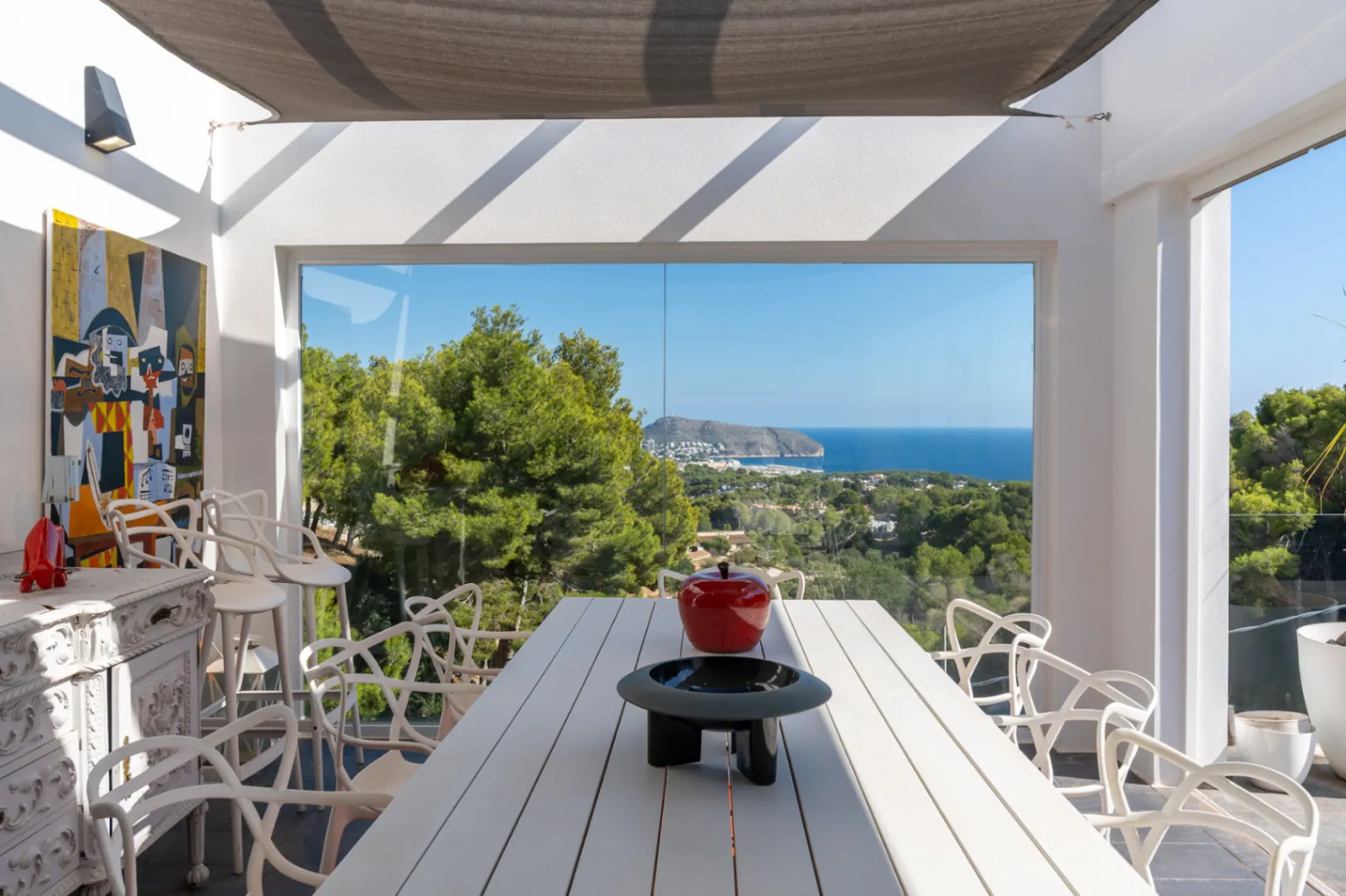 Impactante villa con vistas panorámicas al mar cerca de moraira