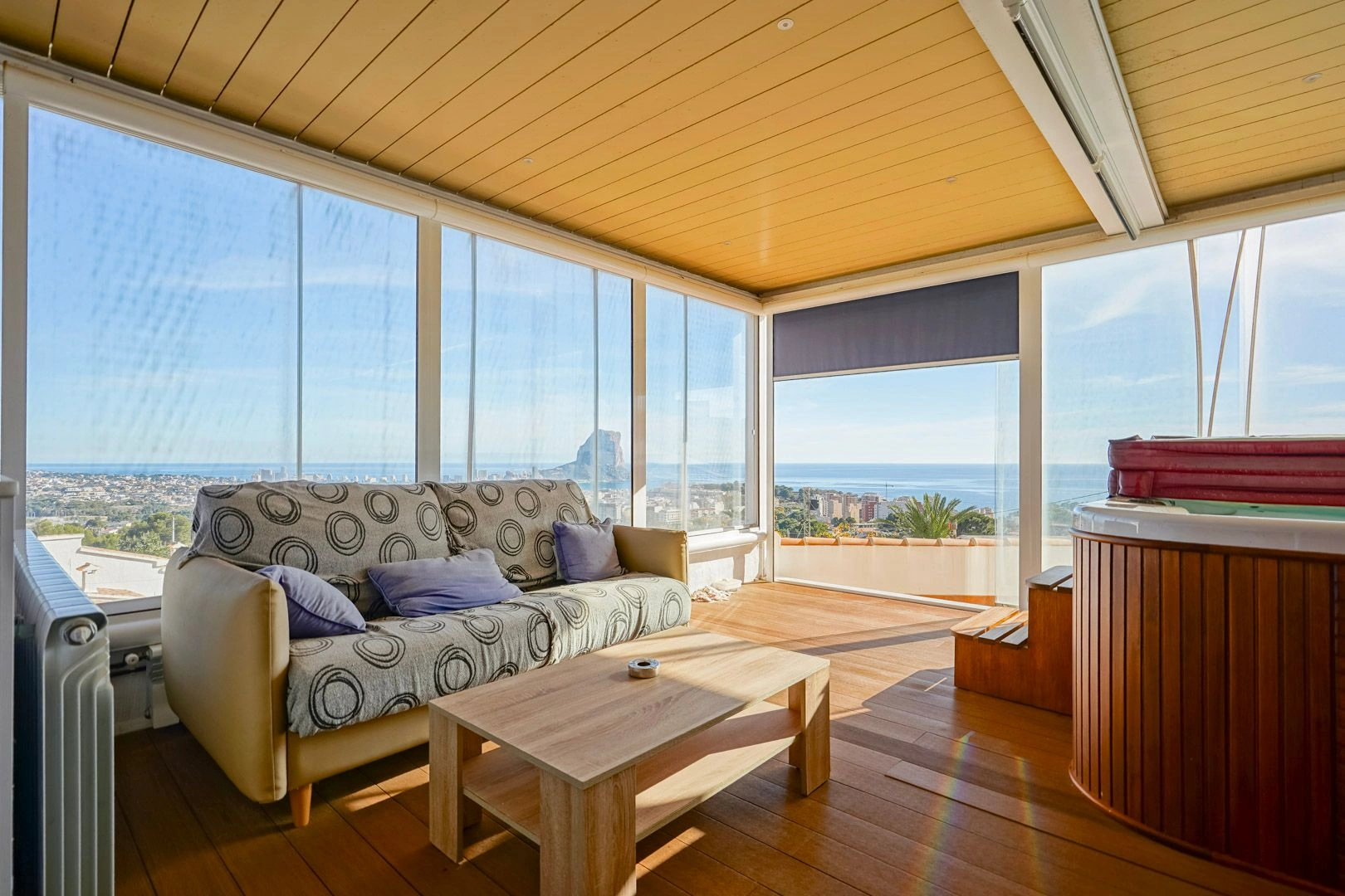 Villa con vistas panoramicas al mar en venta en Calpe